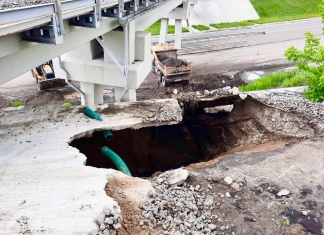 (RO) 12 sectoare de drum prejudiciate de ploile din 22 și 23 mai