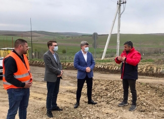 (RO) Lucrările de îmbunătățire a 3 sectoare de drum din raioanele Telenești și Rezina, parte a Coridorului 10 – monitorizate de conducerea ASD