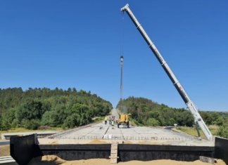 (RO) Podul de pe drumul expres M1 – înregistrează un progres de circa 35%