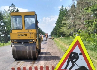 Drumarii continuă lucrările de întreținere pe drumurile publice naționale