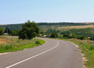 Peste 7 km de drum regional finalizați în raionul Căușeni