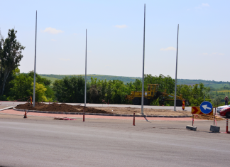 Sensul giratoriu de la intersecția M1 și R4, lângă Ciorescu, a ajuns la un stadiu de execuție de 75%